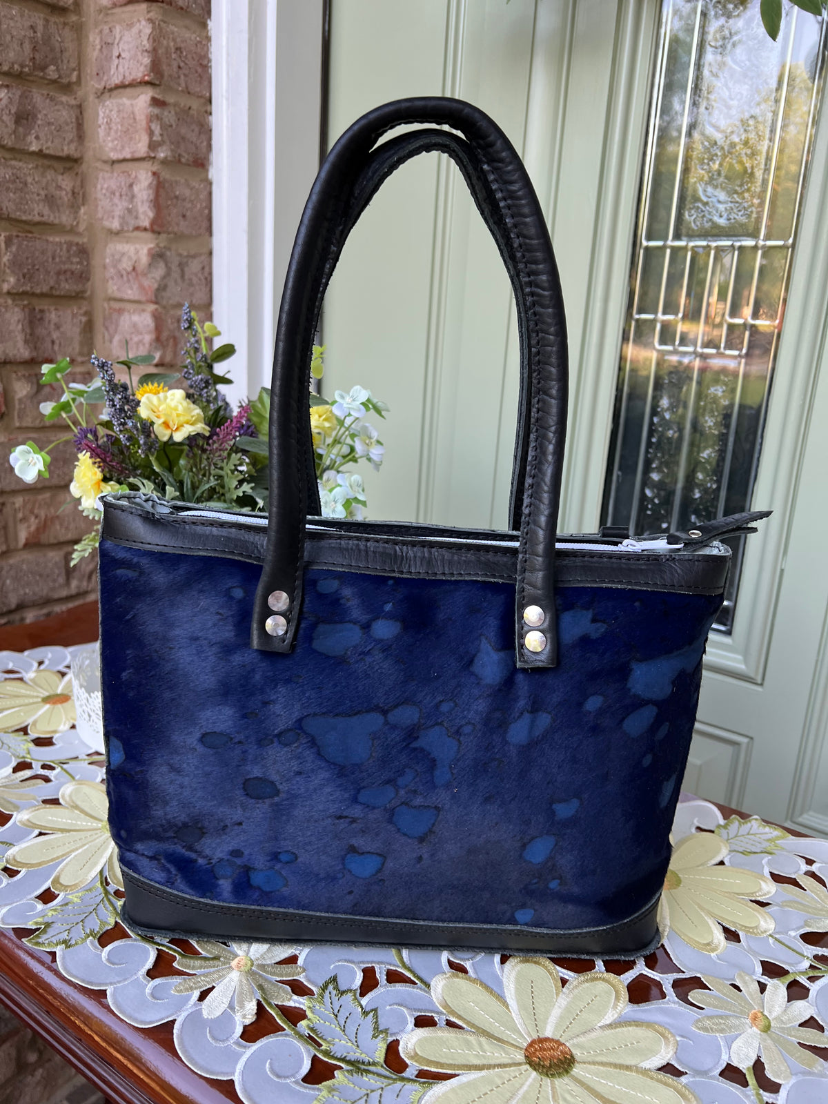 small blue hair on tote